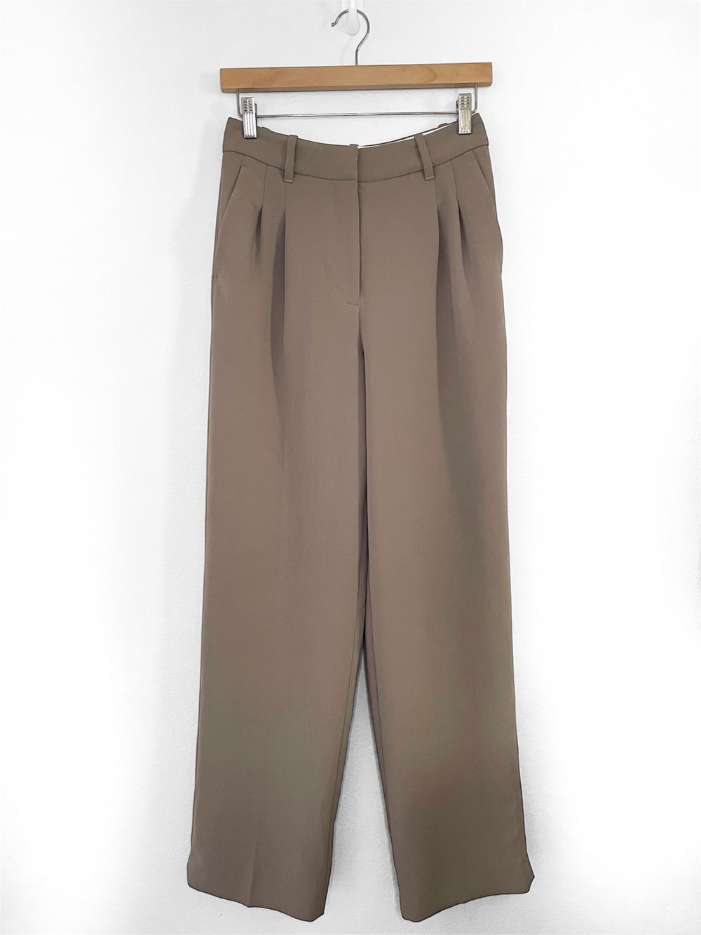 Aritzia The Effortless Pant Crepette High Waist Pleat Front Trouser Taupe 4